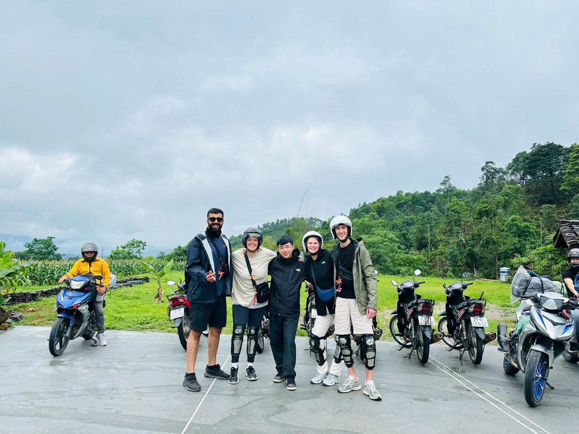 Ban Bang Ecolodge Tours & Motorbike Rental ห่าซาง ภายนอก รูปภาพ